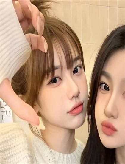 AV夜夜躁狠狠躁日日躁_视频美女_在电影院嗯啊挺进去了啊视频